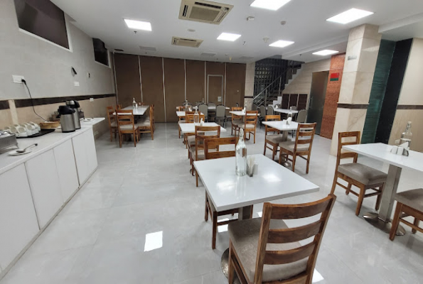 Iris Park Hotel
