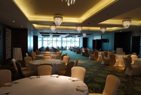 Howard Johnson By Wyndham