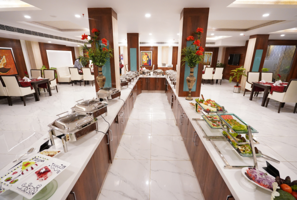 Greasy Spoon Multicuisine Restaurant at Millenia Regency Lucknow