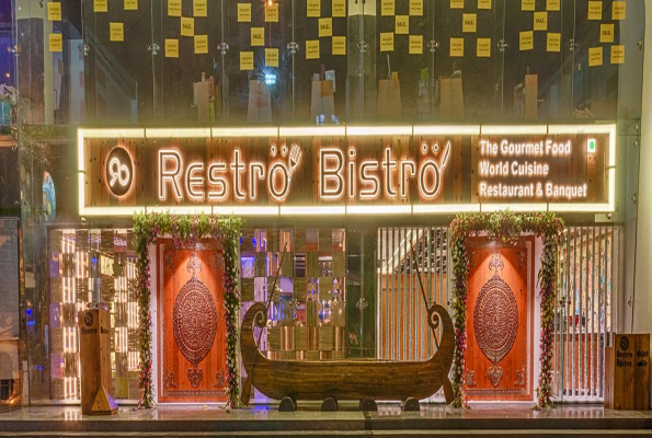 Restaurant at Retro Bistro