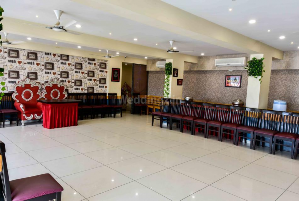 Restaurant at Tandoor Palace Hotel And Restaurant