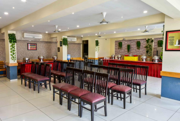 Restaurant at Tandoor Palace Hotel And Restaurant