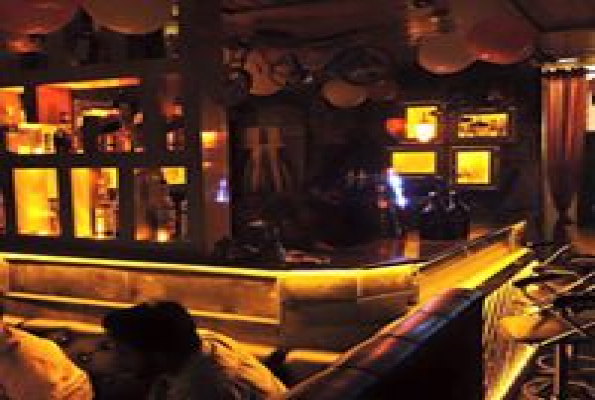 Flamess Restaurant And Cafe Village 4