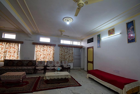 Hall at Janpath Guest House