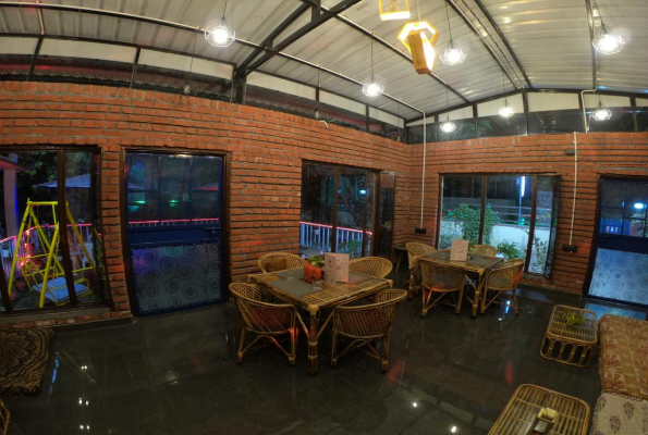 Uds Cafe And Homestay