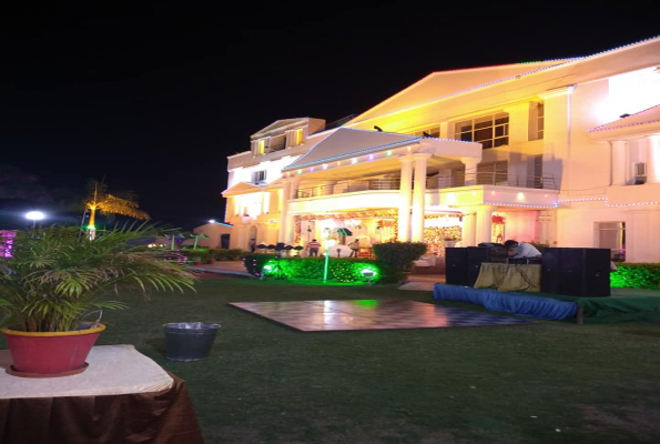 Lawn at Hotel Nandan Palace