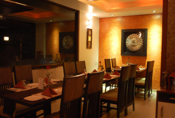 Restaurant at Hotel Ranjits Lakeview