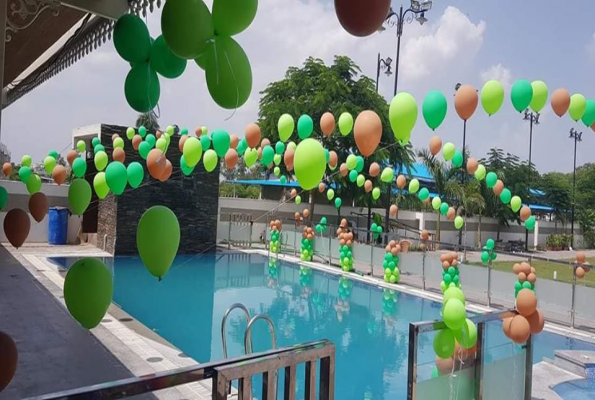 Poolside at Skyland Marriage Garden