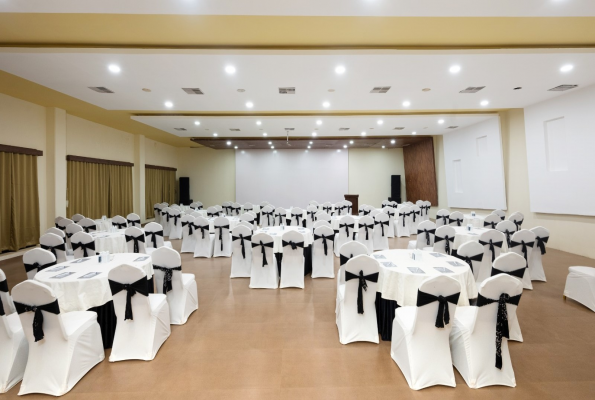 Camel Valley Resort & Spa