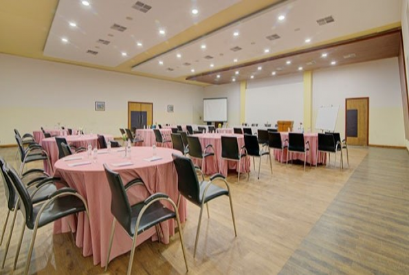 Camel Valley Resort & Spa 4