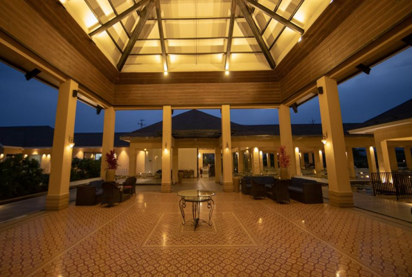 Hall at Tropical Retreat