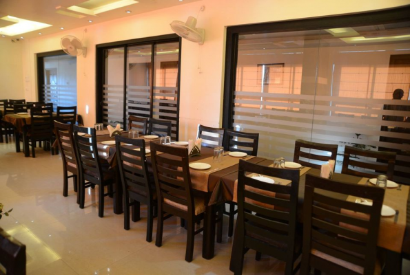 Restaurant at Hotel Divine Destination