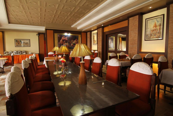 Restaurant at Pallavi International Hotel