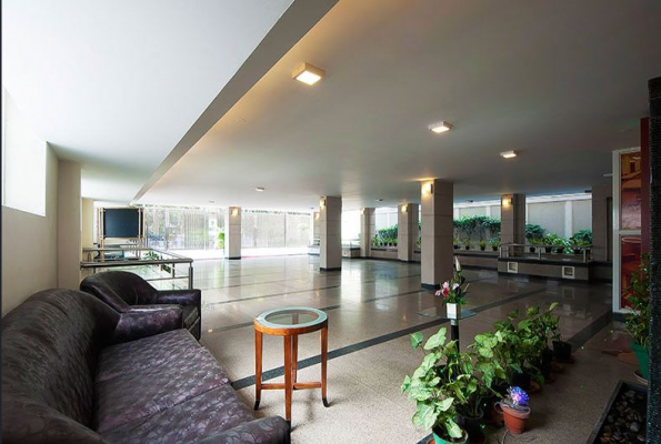Alpina Hotel & Suites