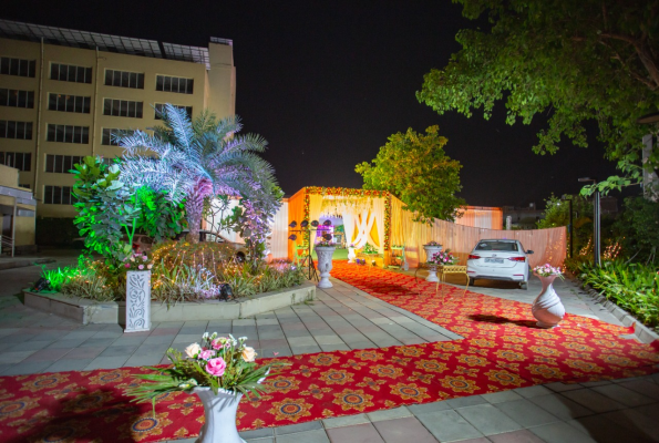 Banquet And Lawn at Ginger Hotels