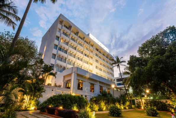 Lawn at Hotel Southern Star