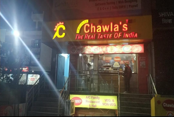 Restaurant at Chawlas