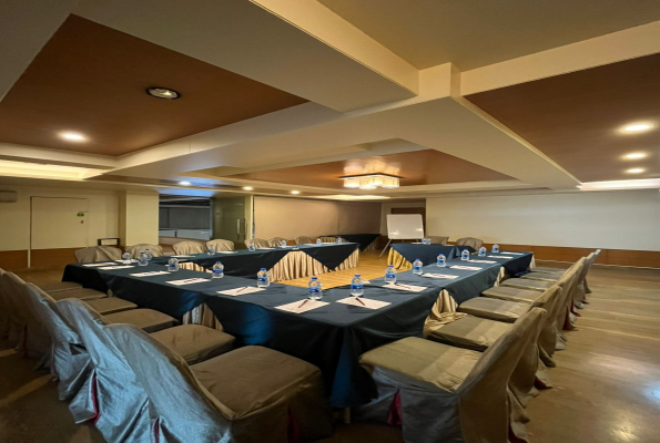 Hotel Sadanand Regency