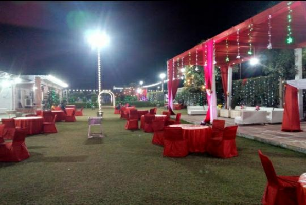 Lawn at Rajeshwari Farms