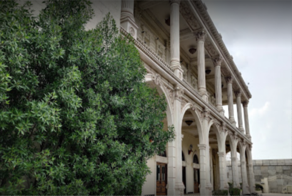 Lawn at Kashish Palace