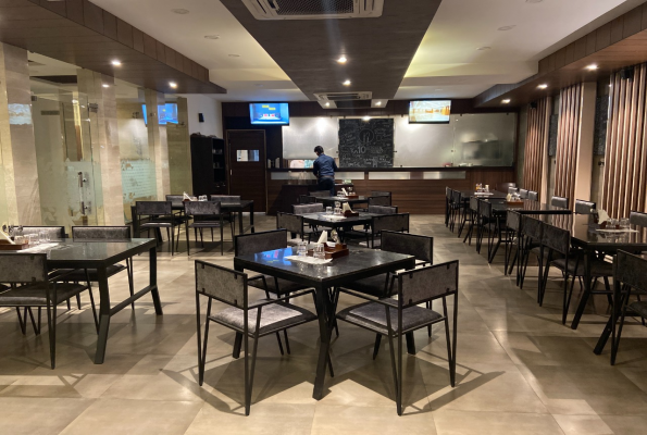 Ka10 Square Hotel And Banquets 4