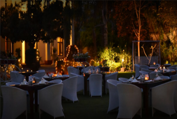 Restaurant at Green Lagoon