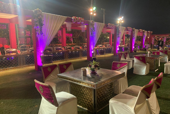 Chandra Mahal Garden 4