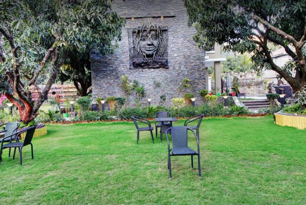 Lawn at Maulik Mansion Resort