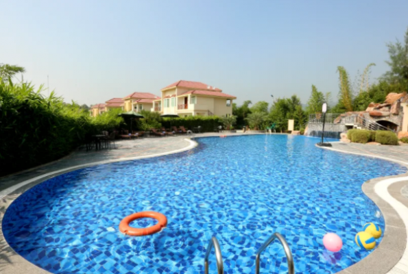 Poolside Area at Resort De Coracao