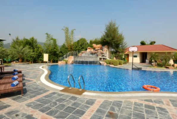 Poolside Area at Resort De Coracao