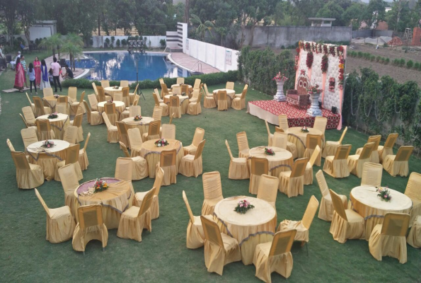 Lawn at Corbett Panorama Resort