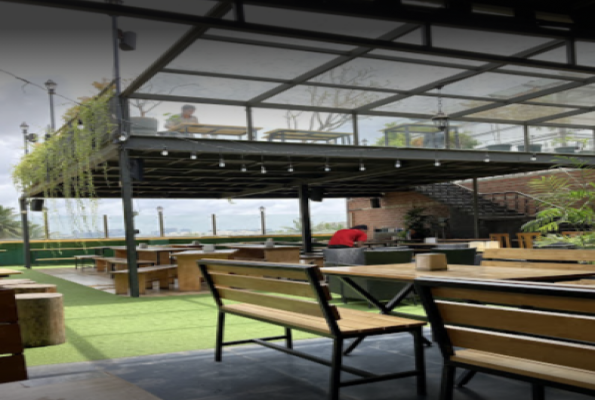 Sherlocks Lounge And Kitchen