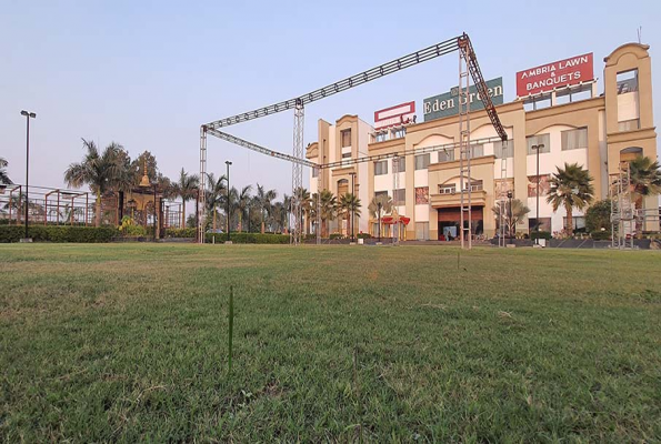 Lawn at Eden Green Hotel