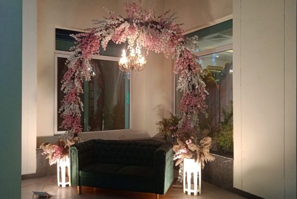 Crystal Hotel And Banquet