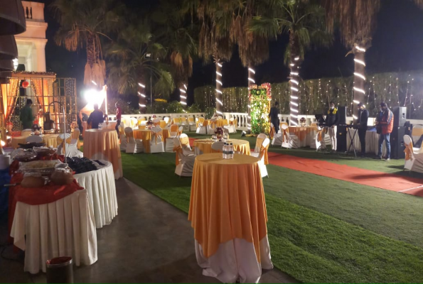 Alfresco Lawn and Melange at The Pllazio Hotel