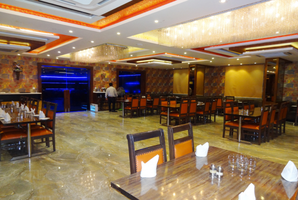 Restaurant at Hotel Jm Vistaraa