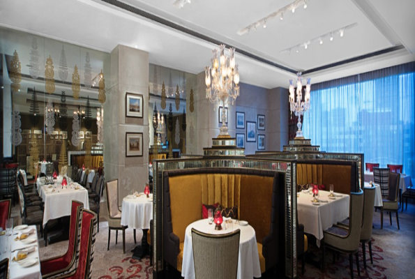 The  Sahib  Room  & Kipling  Bar at Palladium Hotel