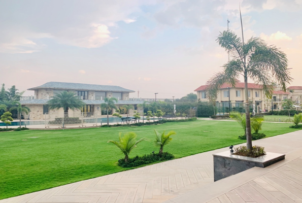 Club Regal And Resort 1