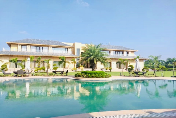 Club Regal And Resort