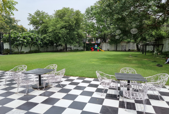 Green Lawn at Hotel Casa Aishbagh