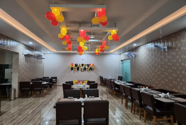 Restaurant at Royal Orchid Motel