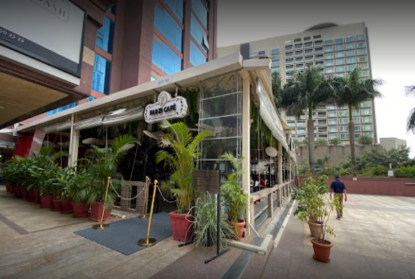 Farzi Cafe