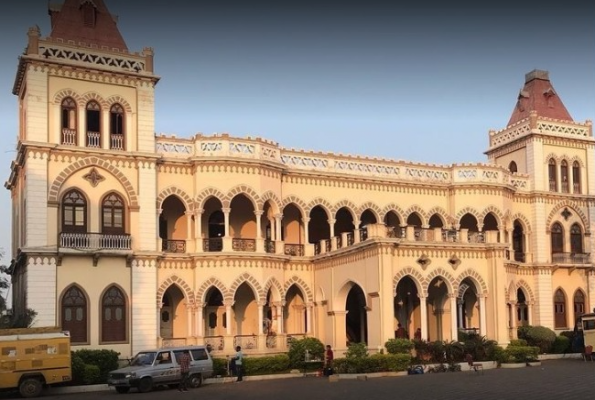 Le Palais Royal And Crown Villa Gardens