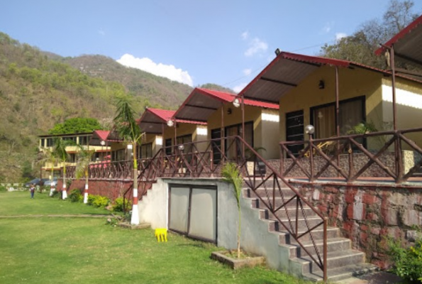 Lawn Garden at Nirvana River Resort