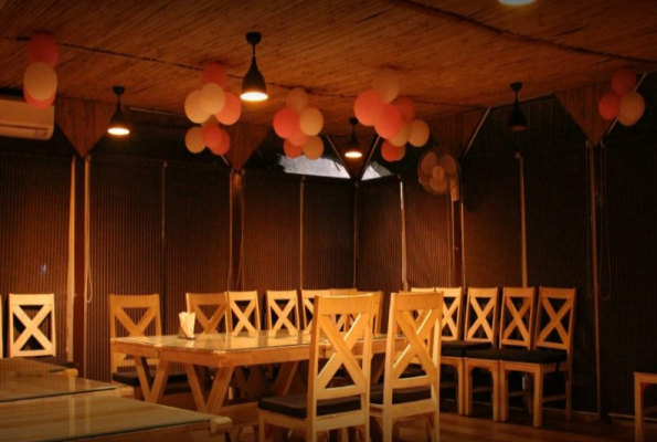 Woods Restaurant And Banquet