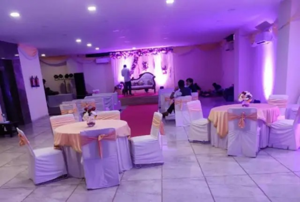 Banquet at Hotel Noida Express