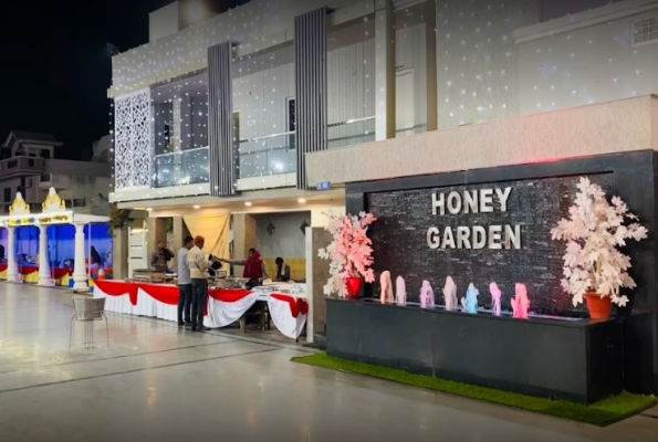 Hall 1 at Honey Garden