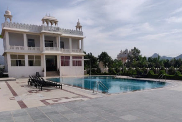 Poolside at Bhanwar Singh Palace