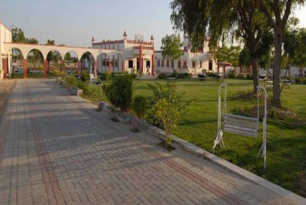 Bikaner Holiday Resort And Bar