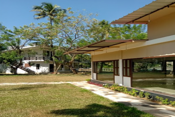 Lawn at Mia Riaan Resort